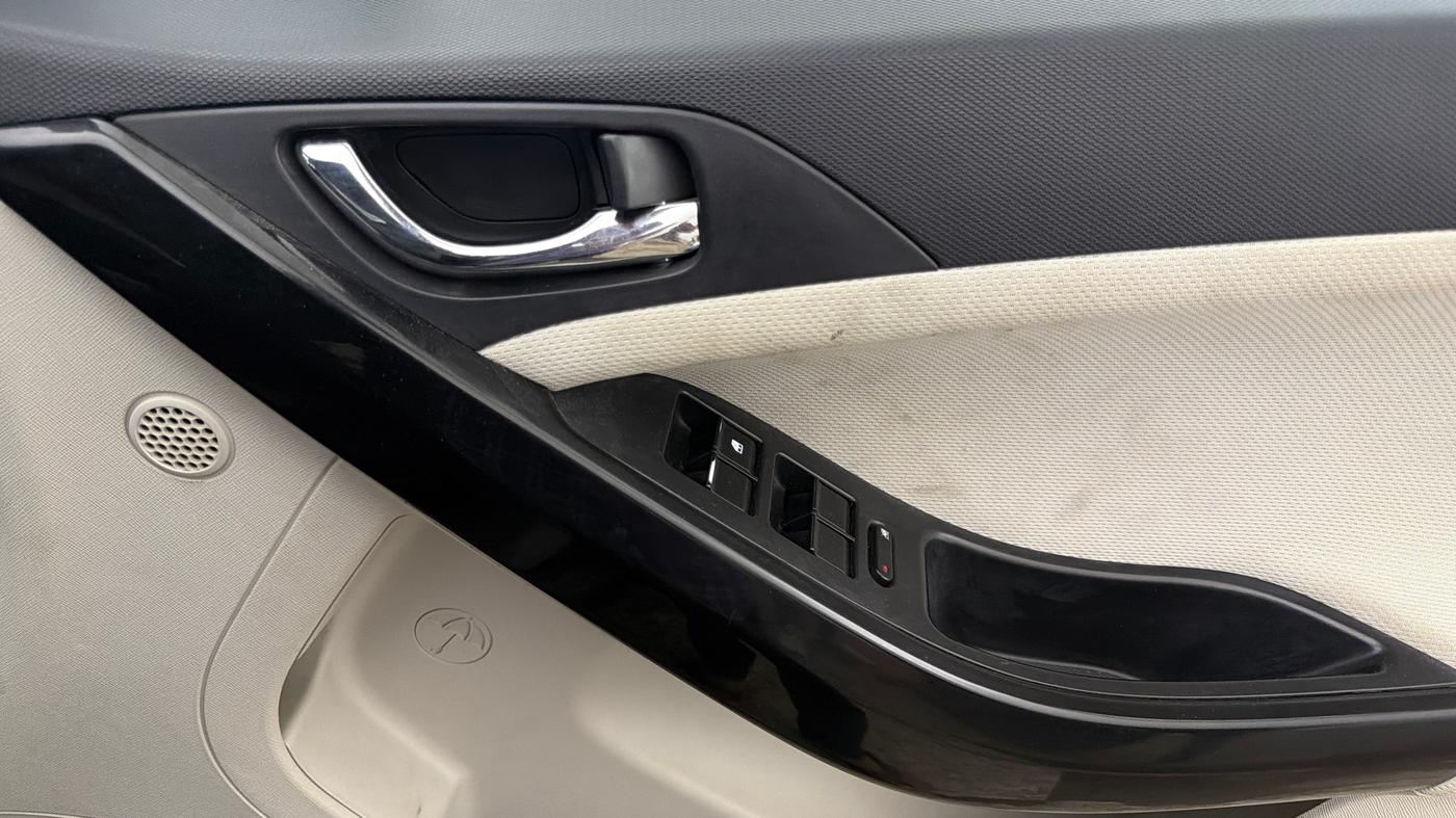 2022 Tata NEXON XZ PLUS (PREMIUM) PETROL JET, Petrol, Manual, 91,201 km, Driver Side Door Panels Control