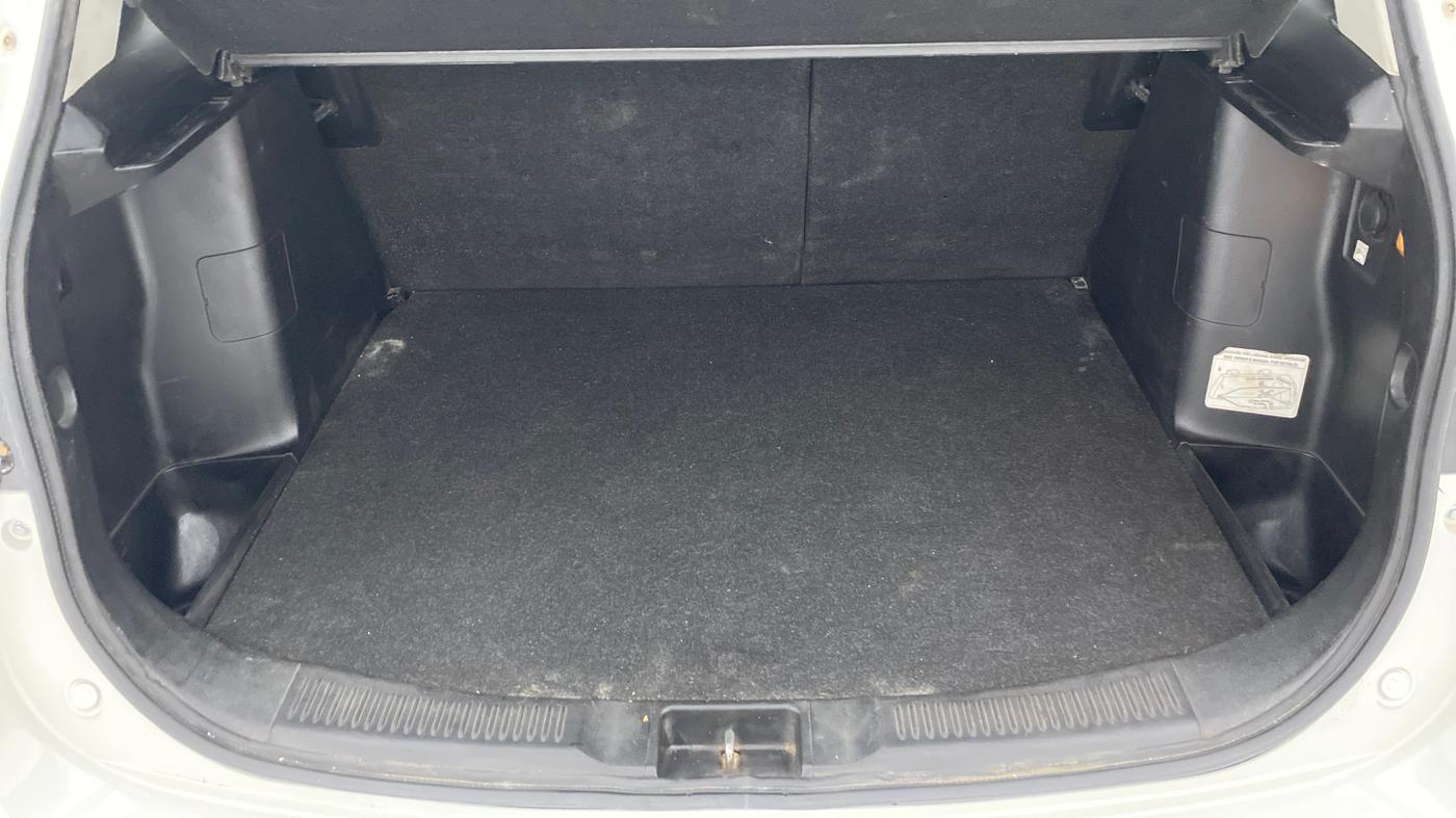 2016 Maruti S Cross ALPHA 1.3, Diesel, Manual, 1,34,694 km, Boot Inside View