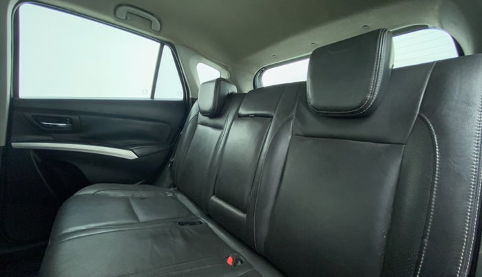 2016 Maruti S Cross ALPHA 1.3, Diesel, Manual, 1,34,694 km, Right Side Door Cabin View