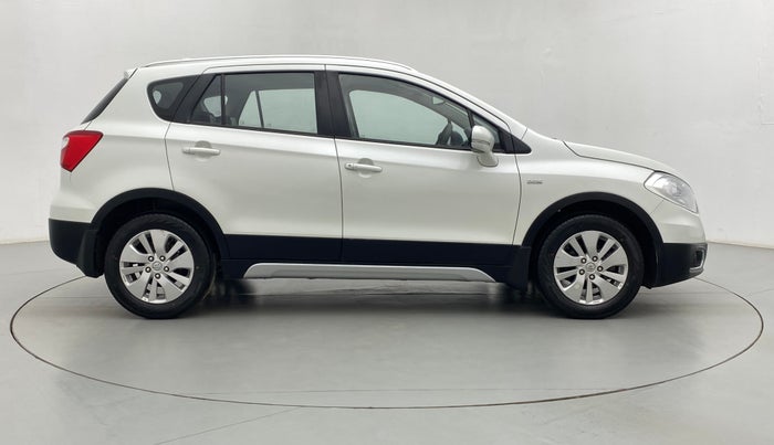 2016 Maruti S Cross ALPHA 1.3, Diesel, Manual, 1,34,694 km, Right Side View