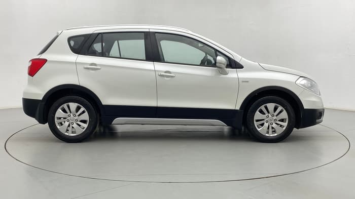 2016 Maruti S Cross ALPHA 1.3, Diesel, Manual, 1,34,694 km, Right Side View