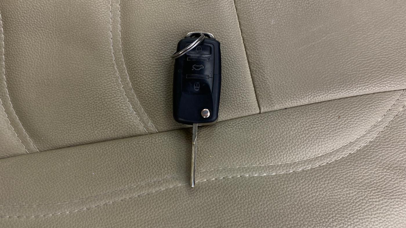 2016 Volkswagen Ameo COMFORTLINE 1.2L, Petrol, Manual, 78,884 km, Key Close Up