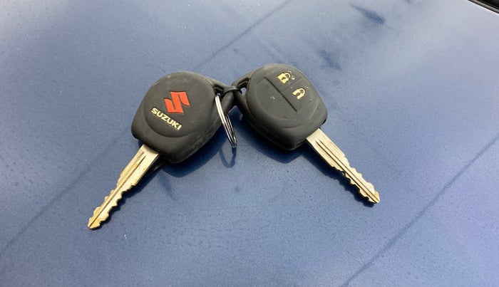 2016 Maruti Ertiga VXI CNG, CNG, Manual, 97,023 km, Key Close Up