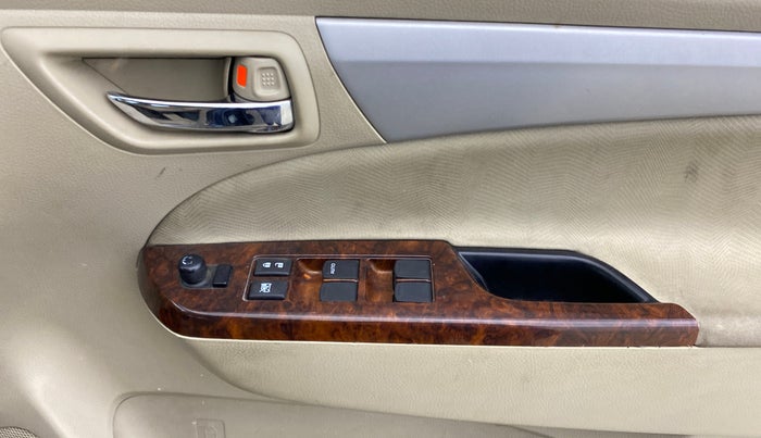 2016 Maruti Ertiga VXI CNG, CNG, Manual, 97,023 km, Driver Side Door Panels Control