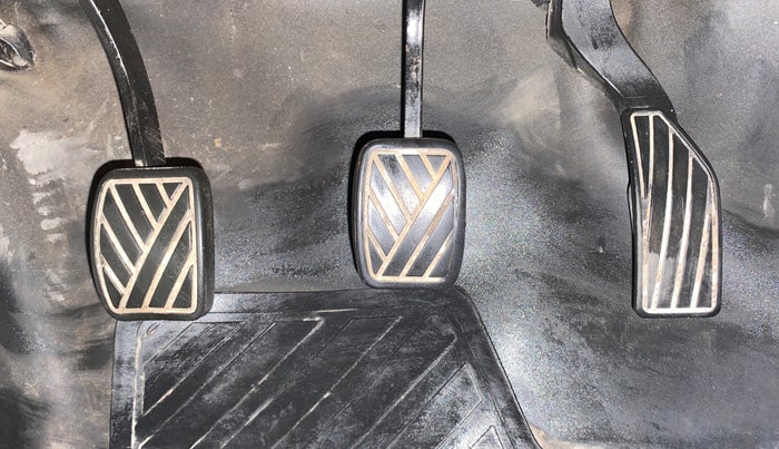 2016 Maruti Ertiga VXI CNG, CNG, Manual, 97,023 km, Pedals