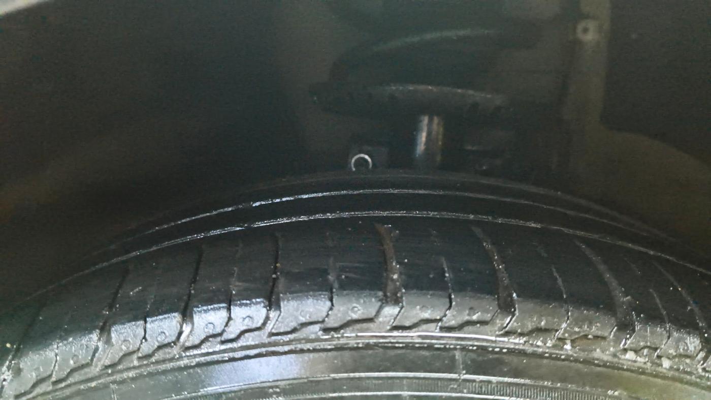 2016 Volkswagen Vento HIGHLINE PETROL AT, Petrol, Automatic, 98,079 km, Left Front Tyre Tread