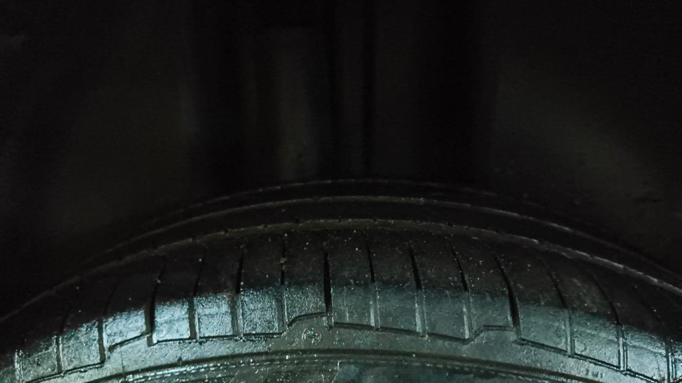 2016 Volkswagen Vento HIGHLINE PETROL AT, Petrol, Automatic, 98,079 km, Right Rear Tyre Tread