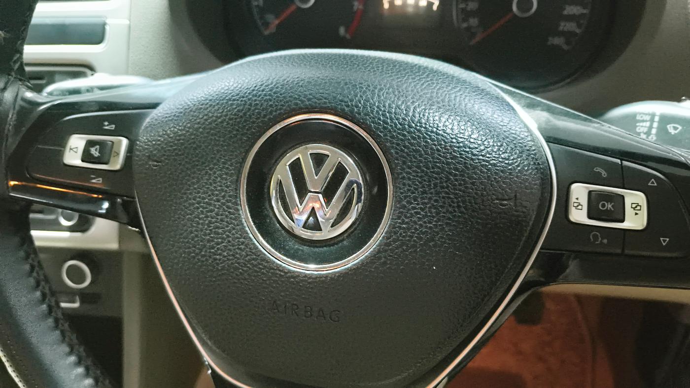 2016 Volkswagen Vento HIGHLINE PETROL AT, Petrol, Automatic, 98,079 km, Adaptive Cruise Control