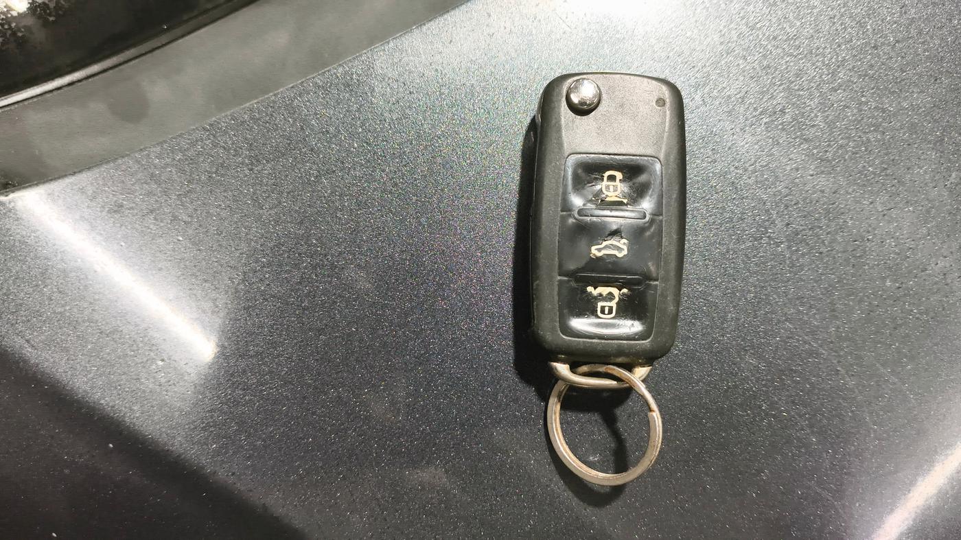 2016 Volkswagen Vento HIGHLINE PETROL AT, Petrol, Automatic, 98,079 km, Key Close Up