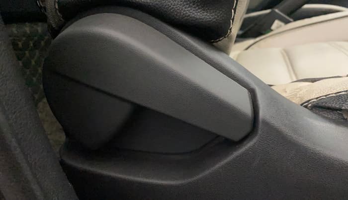 2021 Nissan MAGNITE XL TURBO, Petrol, Manual, 68,494 km, Driver Side Adjustment Panel
