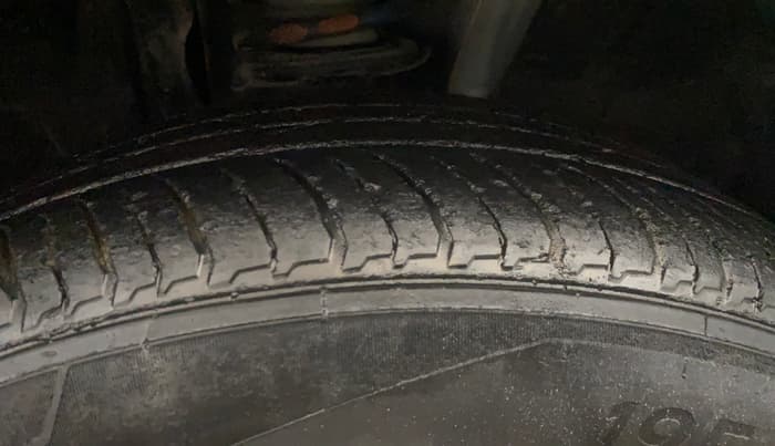 2021 Nissan MAGNITE XL TURBO, Petrol, Manual, 68,494 km, Right Front Tyre Tread