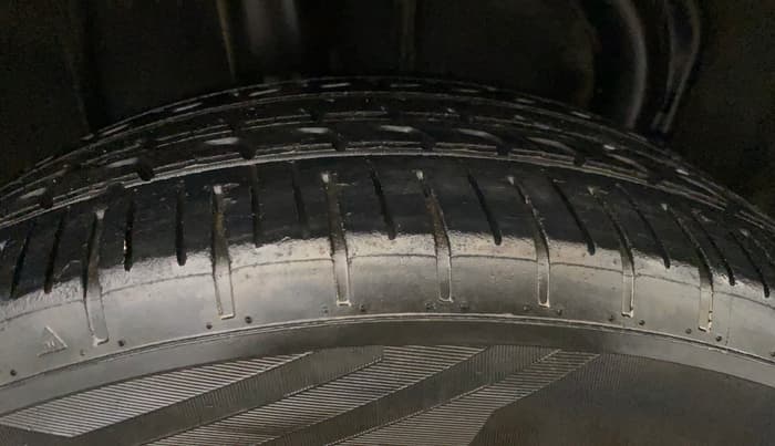 2021 Nissan MAGNITE XL TURBO, Petrol, Manual, 68,494 km, Right Rear Tyre Tread