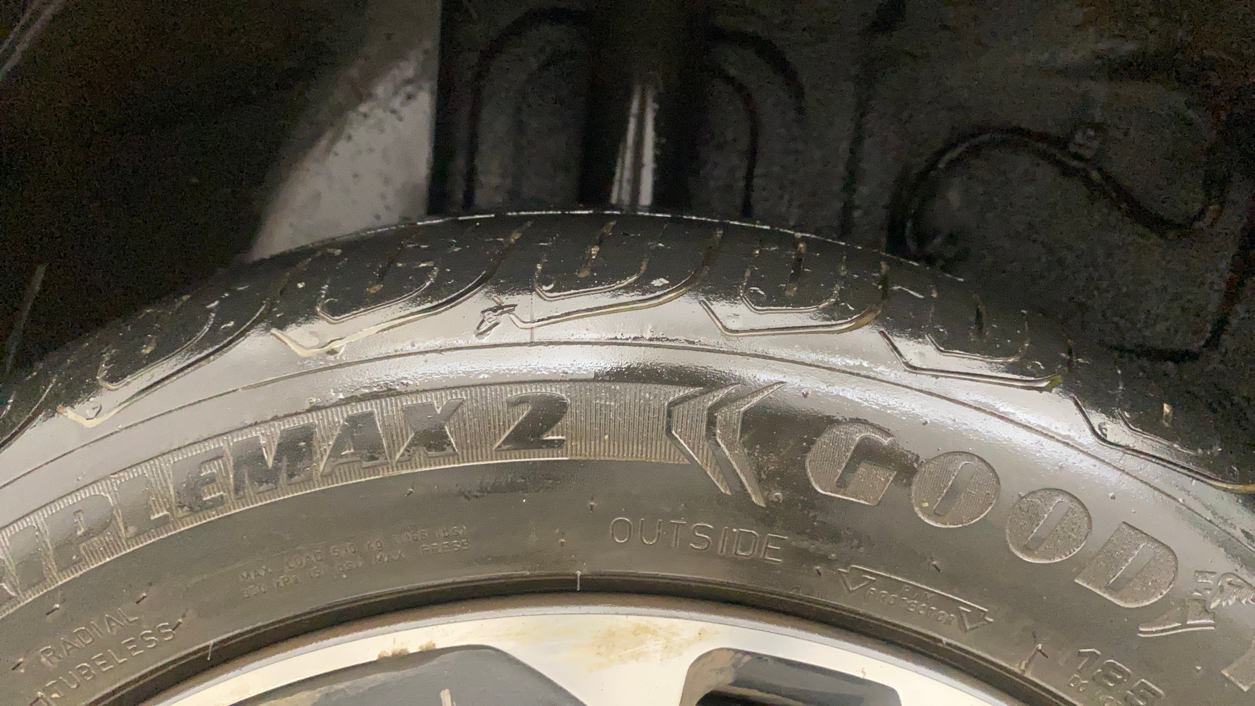 camera-Right-Rear-Tyre-Tread