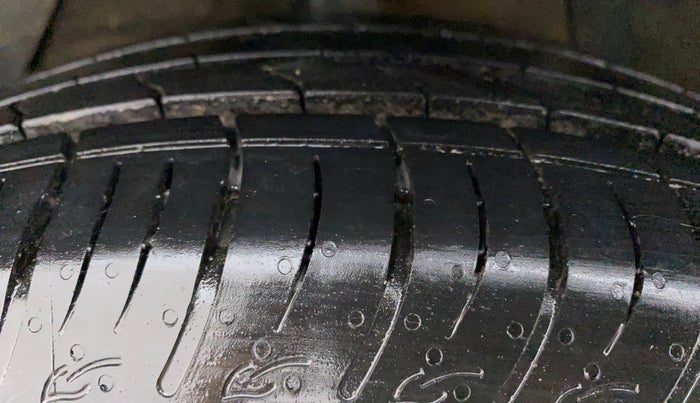 2022 Maruti BREZZA ZXI SMART HYBRID , Petrol, Manual, 7,561 km, Left Front Tyre Tread
