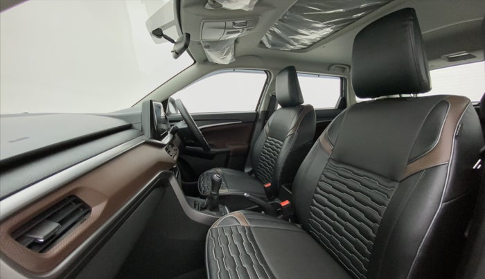 2022 Maruti BREZZA ZXI SMART HYBRID , Petrol, Manual, 7,561 km, Right Side Front Door Cabin