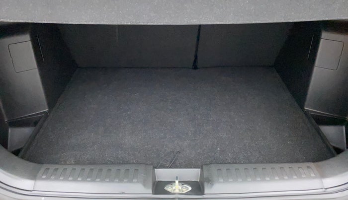 2022 Maruti BREZZA ZXI SMART HYBRID , Petrol, Manual, 7,561 km, Boot Inside