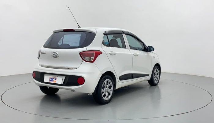2018 Hyundai Grand i10 MAGNA 1.2 VTVT, Petrol, Manual, 46,944 km, Right Back Diagonal