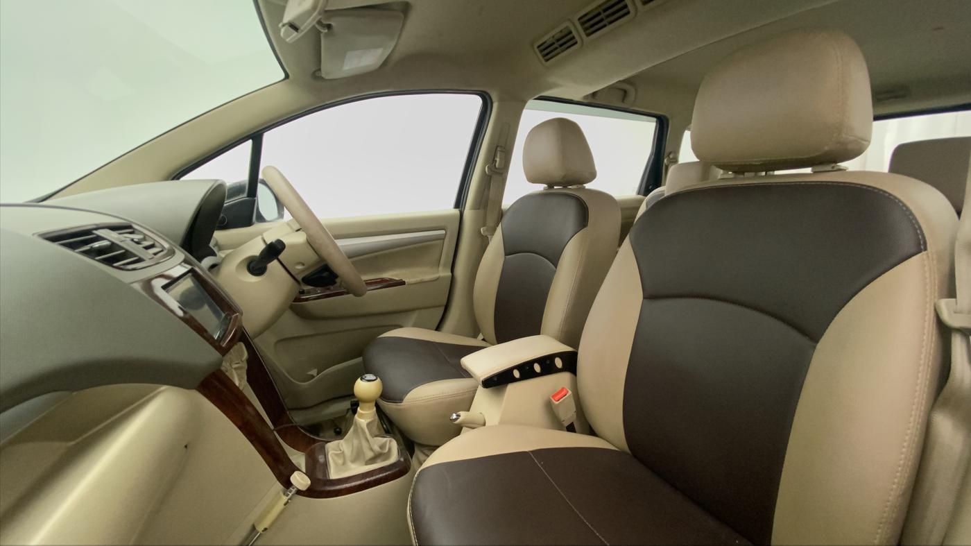 2016 Maruti Ertiga VXI CNG, CNG, Manual, 98,005 km, Right Side Front Door Cabin