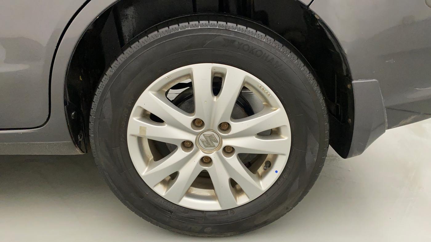 2016 Maruti Ertiga VXI CNG, CNG, Manual, 98,005 km, Left Rear Wheel
