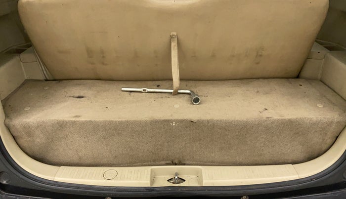 2016 Maruti Ertiga VXI CNG, CNG, Manual, 98,005 km, Boot Inside