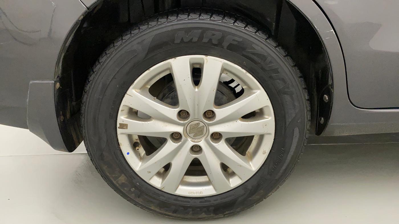 2016 Maruti Ertiga VXI CNG, CNG, Manual, 98,005 km, Right Rear Wheel
