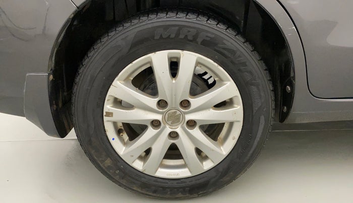 2016 Maruti Ertiga VXI CNG, CNG, Manual, 98,005 km, Right Rear Wheel