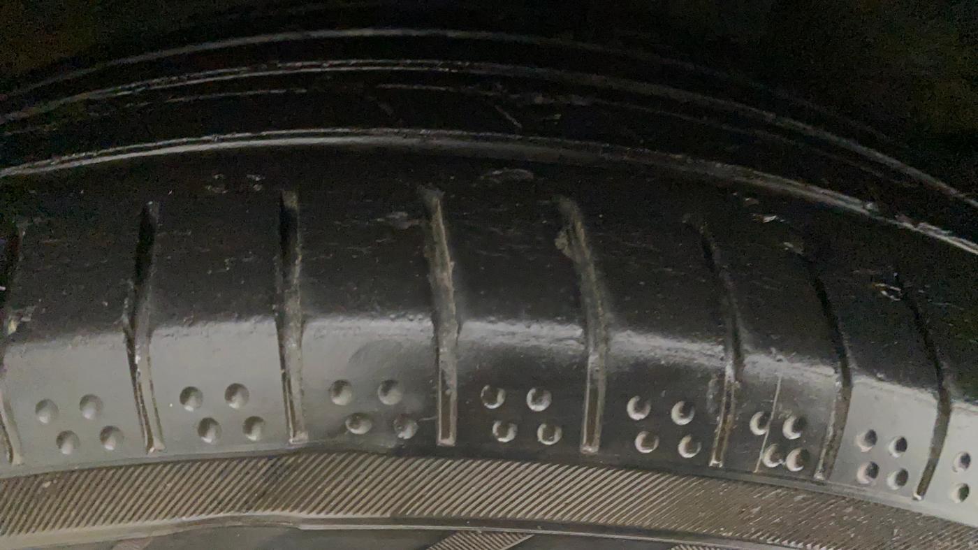 2016 Maruti Ertiga VXI CNG, CNG, Manual, 98,005 km, Right Rear Tyre Tread