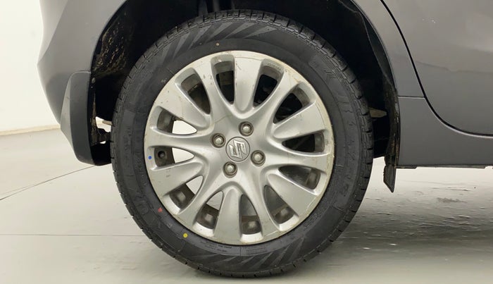 2017 Maruti Baleno ZETA CVT PETROL 1.2, Petrol, Automatic, 69,002 km, Right Rear Wheel