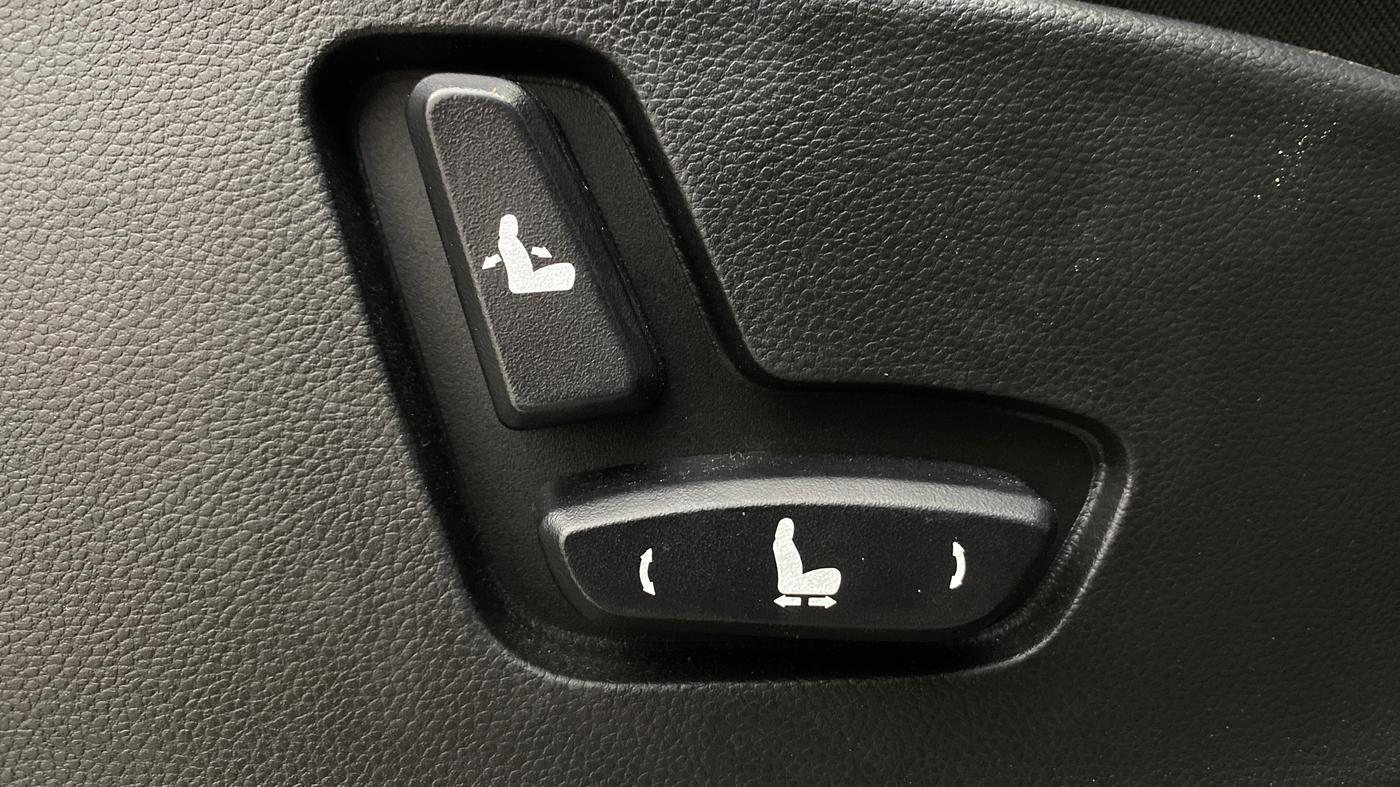 2022 MG HECTOR SHARP 1.5 PETROL CVT, Petrol, Automatic, 47,798 km, Driver Side Adjustment Panel