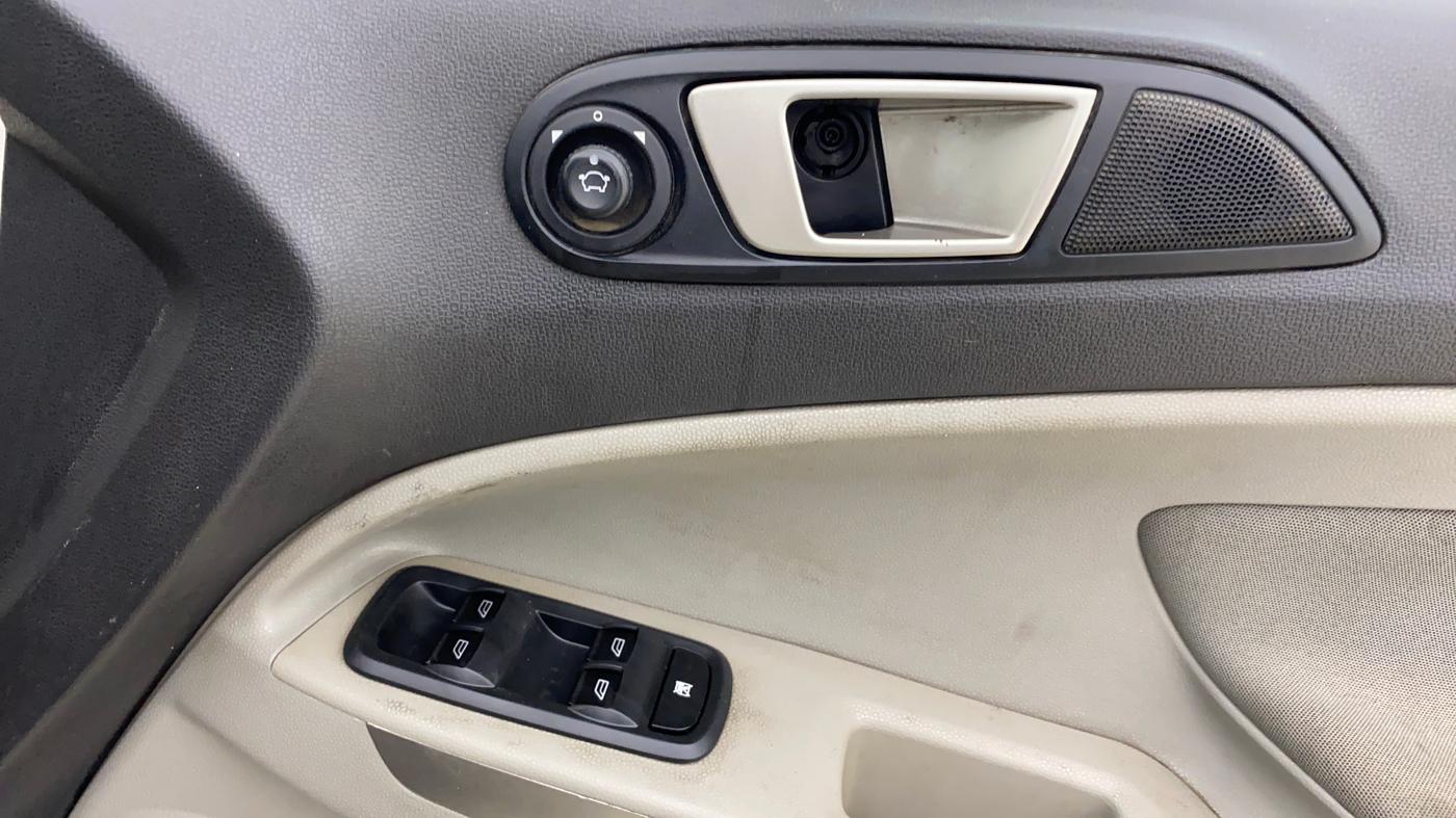 2014 Ford Ecosport TITANIUM 1.5L PETROL AT, CNG, Automatic, 1,21,732 km, Driver Side Door Panels Control