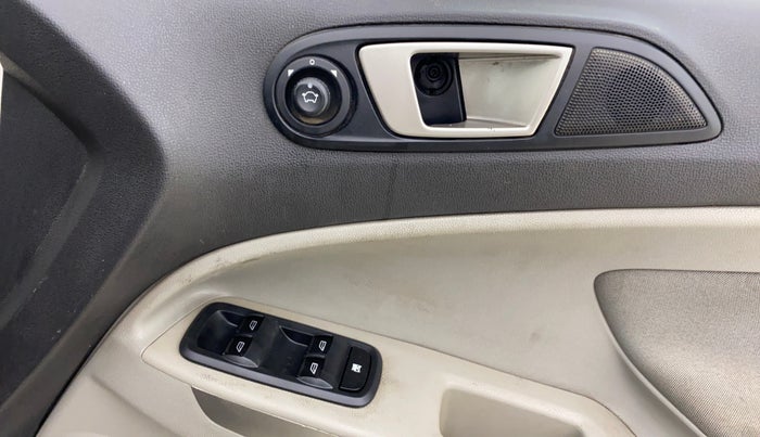 2014 Ford Ecosport TITANIUM 1.5L PETROL AT, CNG, Automatic, 1,21,732 km, Driver Side Door Panels Control