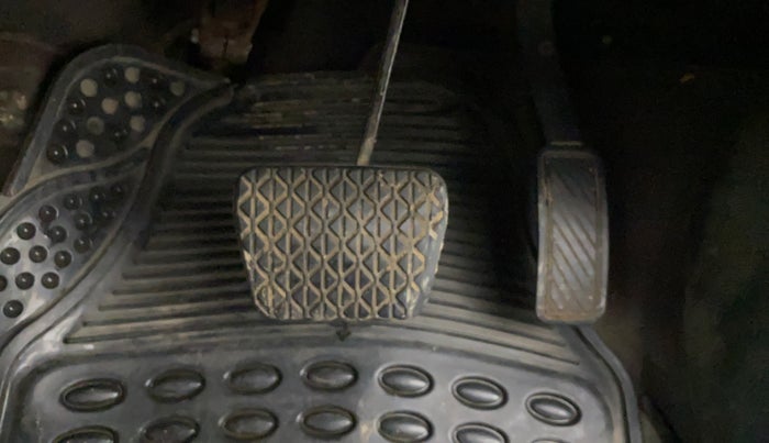 2014 Ford Ecosport TITANIUM 1.5L PETROL AT, CNG, Automatic, 1,21,732 km, Pedals