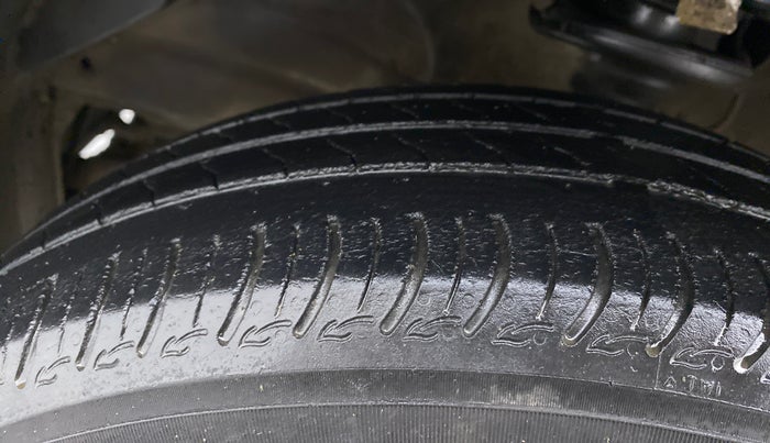 2020 Maruti S PRESSO VXI CNG, CNG, Manual, 82,631 km, Left Front Tyre Tread