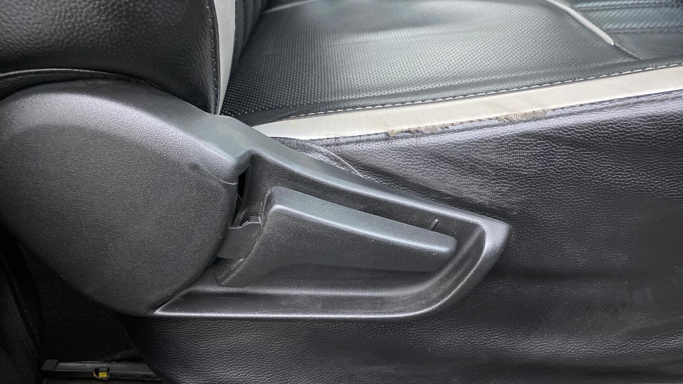 2020 Maruti S PRESSO VXI CNG, CNG, Manual, 82,631 km, Driver Side Adjustment Panel
