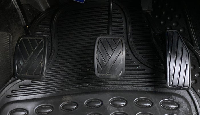 2019 Maruti Baleno DELTA PETROL 1.2, Petrol, Manual, 86,165 km, Pedals