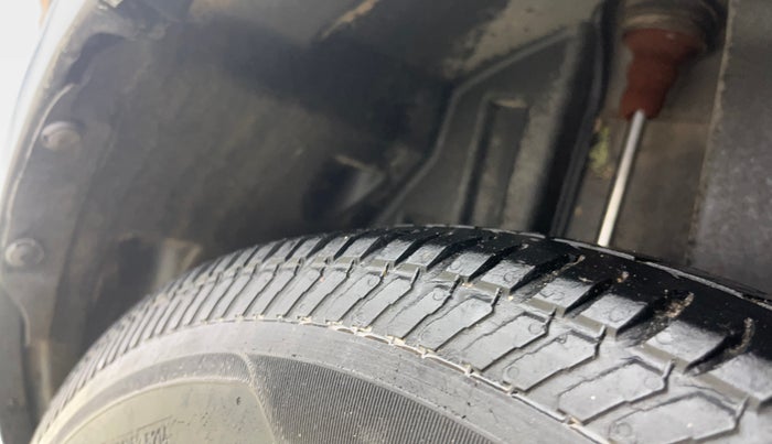 2015 Maruti Swift VXI, Petrol, Manual, 35,040 km, Right Rear Tyre Tread