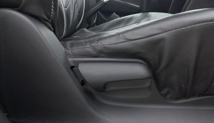 2015 Maruti Swift VXI, Petrol, Manual, 35,040 km, Driver Side Adjustment Panel