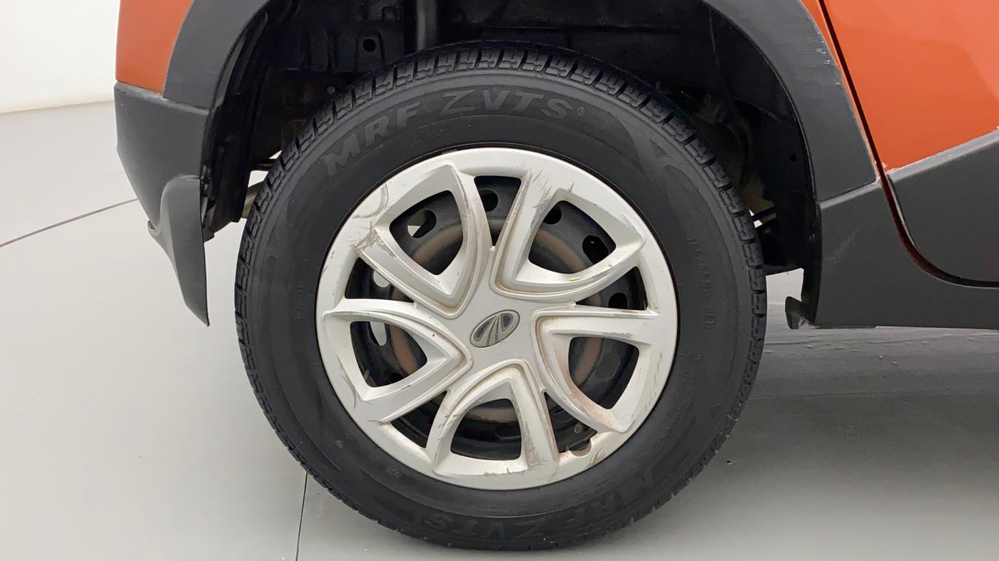 2016 Mahindra Kuv100 K6 6 STR, Petrol, Manual, 78,500 km, Right Rear Wheel