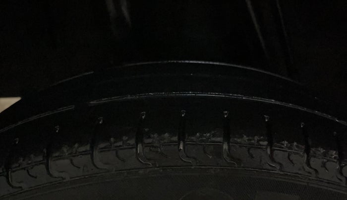 2016 Renault Kwid RXT 0.8, Petrol, Manual, 85,540 km, Right Rear Tyre Tread