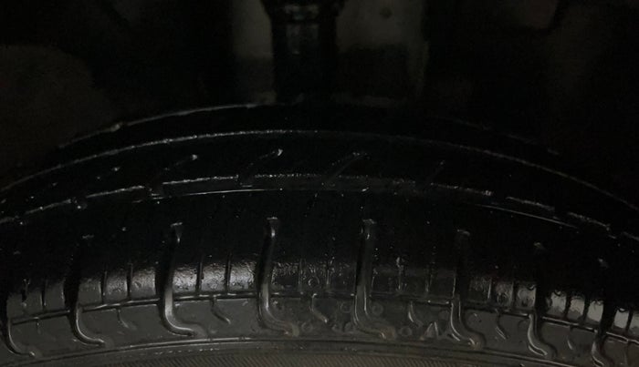 2016 Renault Kwid RXT 0.8, Petrol, Manual, 85,540 km, Right Front Tyre Tread