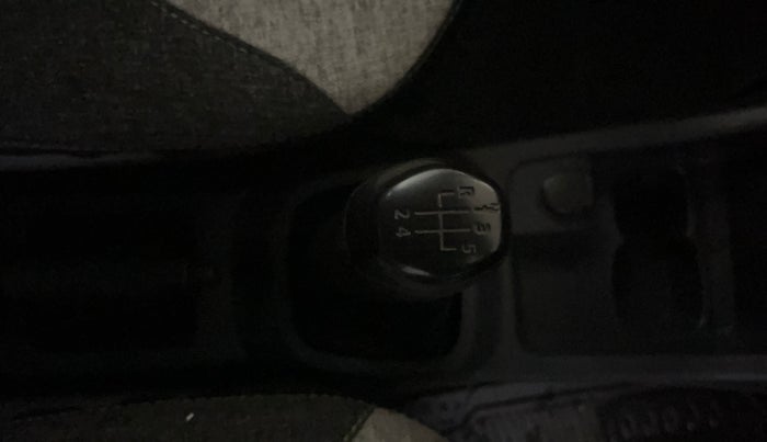 2016 Renault Kwid RXT 0.8, Petrol, Manual, 85,540 km, Gear Lever