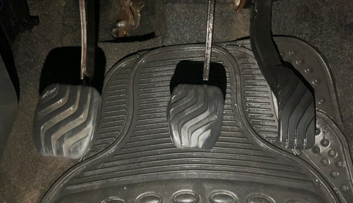 2016 Renault Kwid RXT 0.8, Petrol, Manual, 85,540 km, Pedals