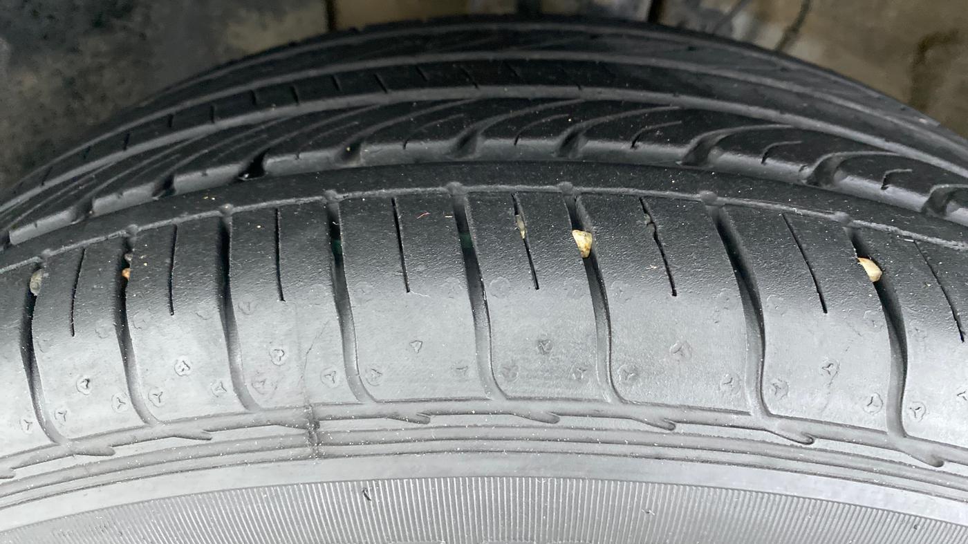2020 Hyundai VENUE S MT 1.2 KAPPA, Petrol, Manual, 72,825 km, Left Front Tyre Tread