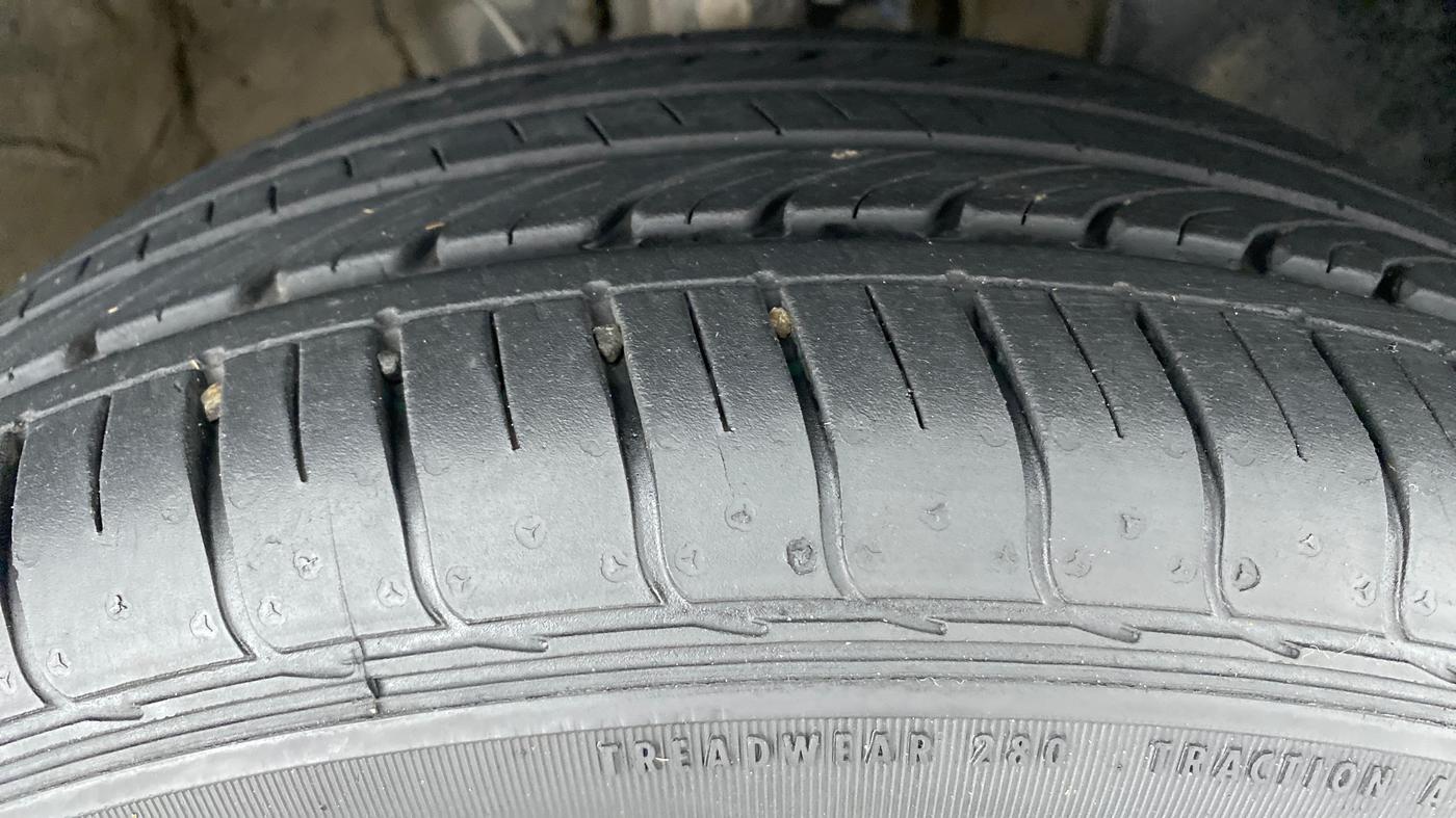 2020 Hyundai VENUE S MT 1.2 KAPPA, Petrol, Manual, 72,825 km, Right Front Tyre Tread