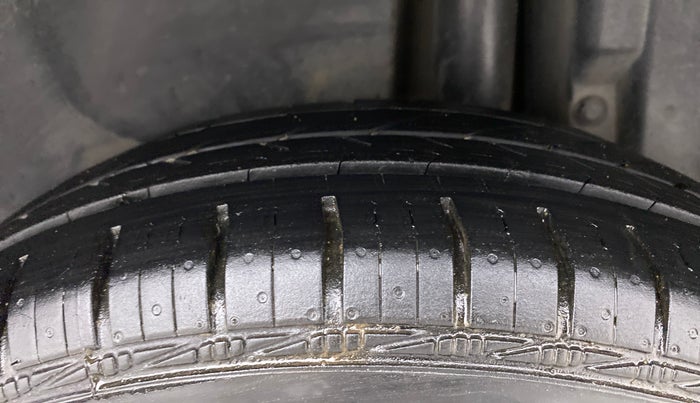 2013 Maruti Swift Dzire VXI, Petrol, Manual, 92,164 km, Left Rear Tyre Tread