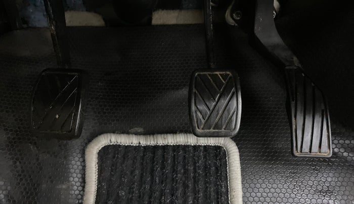 2013 Maruti Swift Dzire VXI, Petrol, Manual, 92,164 km, Pedals