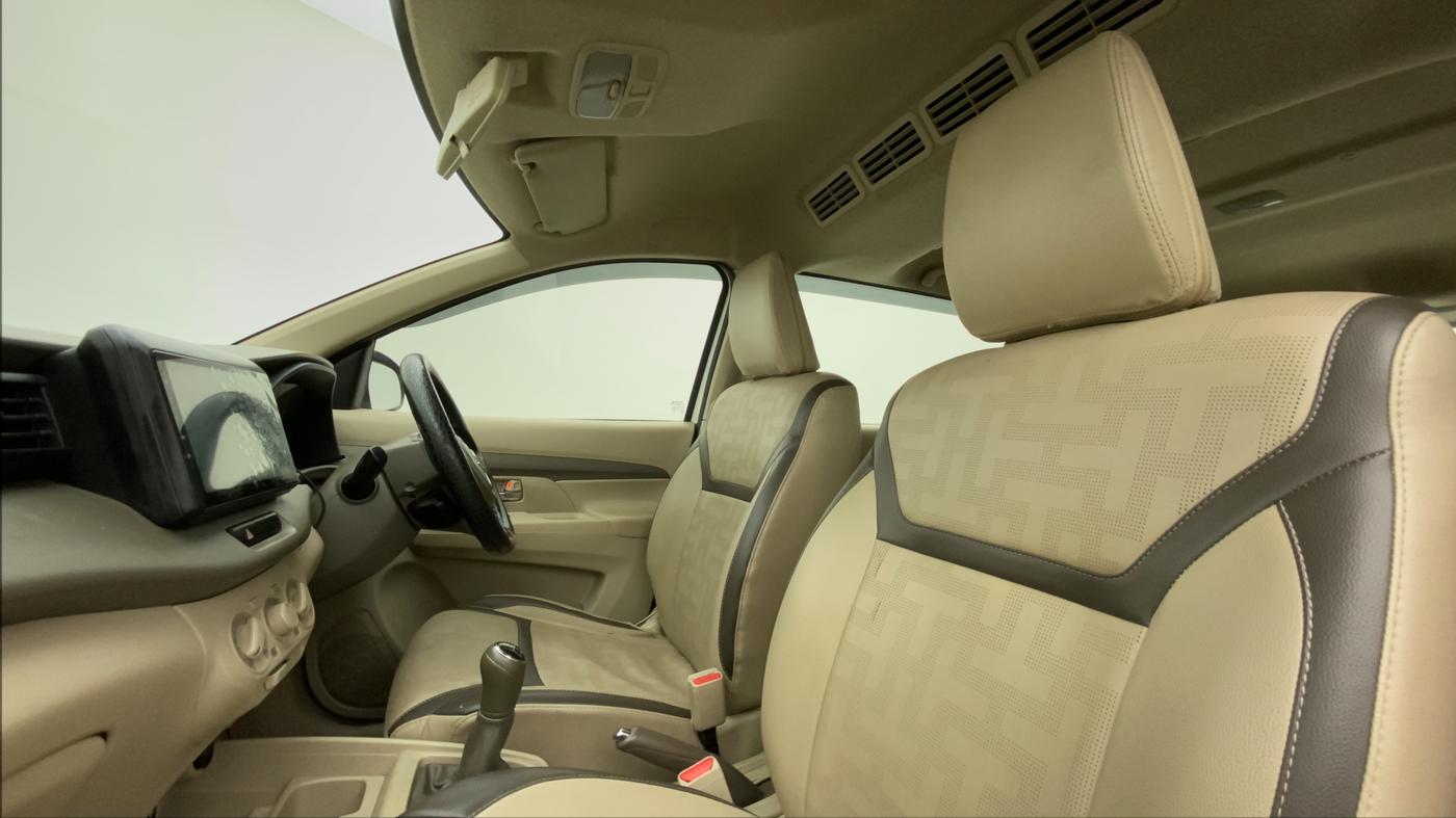 2019 Maruti Ertiga VXI SHVS, Petrol, Manual, 91,252 km, Right Side Front Door Cabin