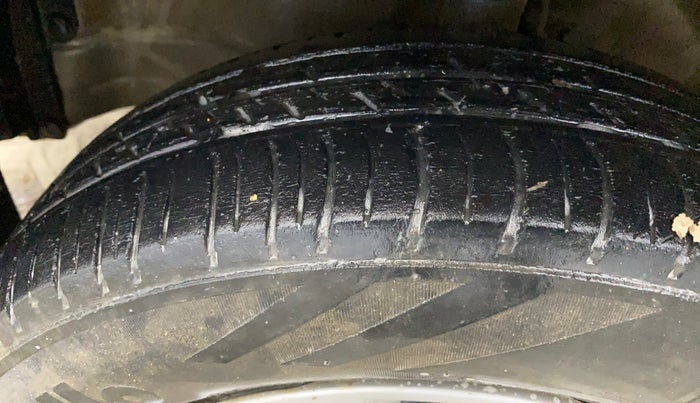 2014 Maruti Wagon R 1.0 LXI, Petrol, Manual, 22,546 km, Left Front Tyre Tread