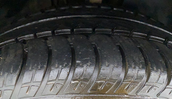 2017 Skoda Octavia 1.8 TSI STYLE AT, Petrol, Automatic, 14,042 km, Right Front Tyre Tread