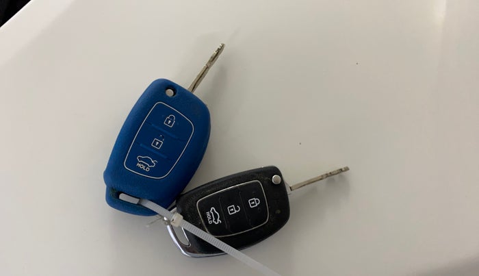 2014 Hyundai Xcent S 1.2, Petrol, Manual, 58,892 km, Key Close Up